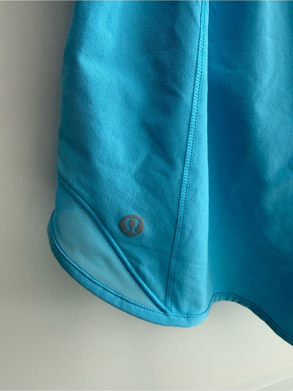 Lululemon Women's
Performance Athletic Shorts.  Size 4 - Picture 3 of 6